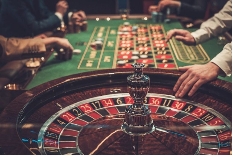 Seni Menghitung Kartu: Mengalahkan Kasino di Blackjack